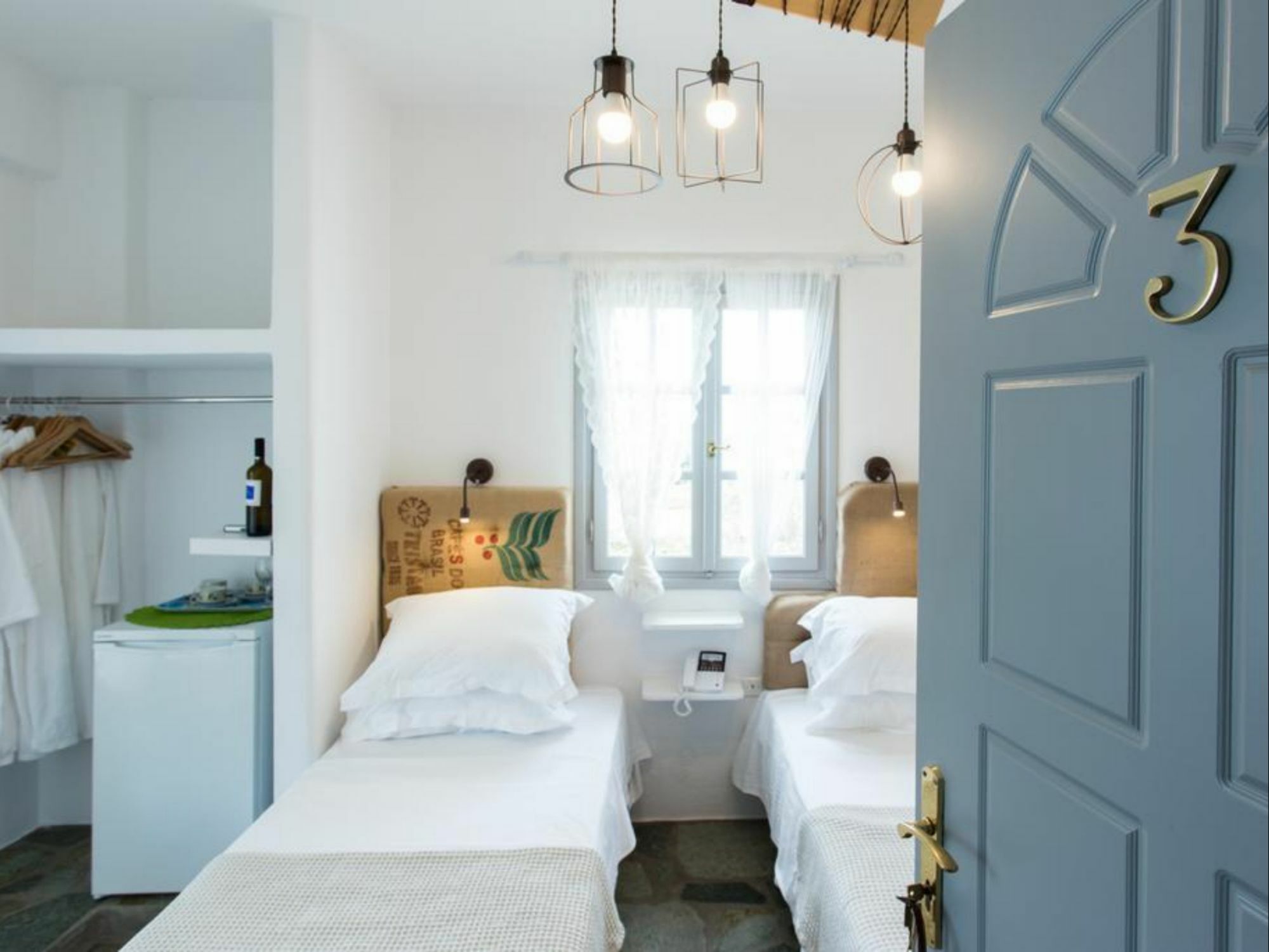 Evi Rooms Alikí Екстериор снимка